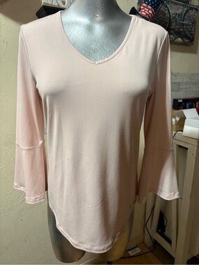 Jones New York Light Blush V-Neck Bell Sleeve Top